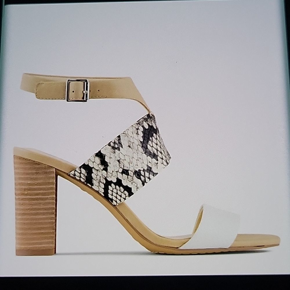 BRAND NEW WOMEN"S VINCE CAMUTE WARMA ANKLE STRAP SANDAL - Picture 2 of 15